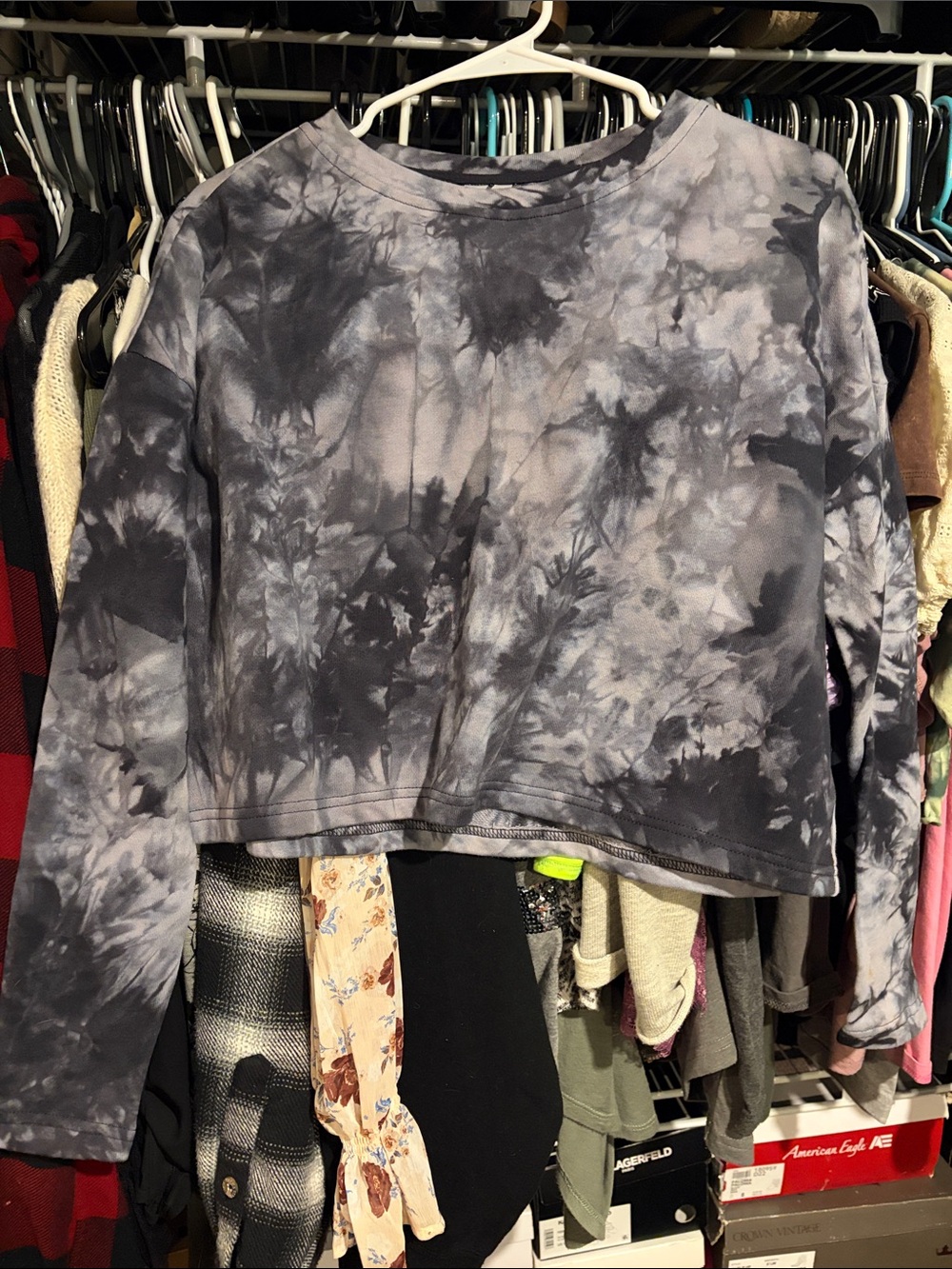 Gray Tie-Dye Long Sleeve Cropped Top